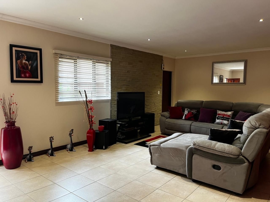 3 Bedroom Property for Sale in Melodie North West